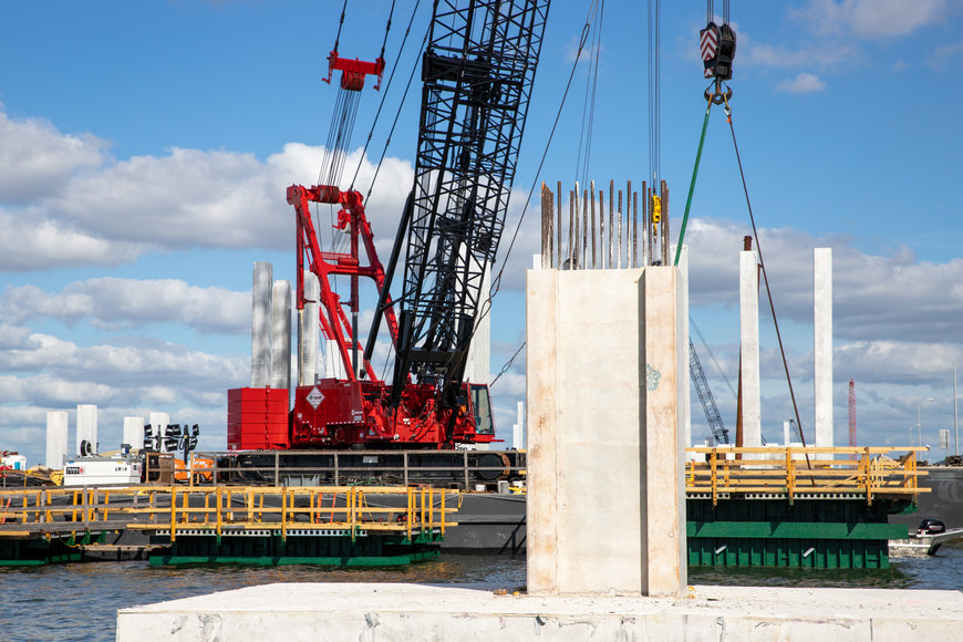 Mega fleet of Manitowoc crawler cranes creates a new chapter in the history of iconic Florida bridge